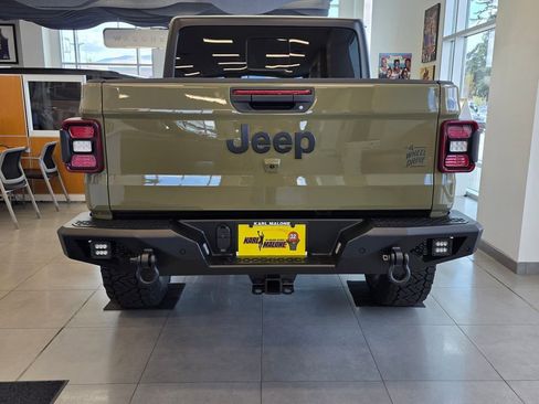 New 2026 Jeep Gladiator Sport AWD/4WD image 4