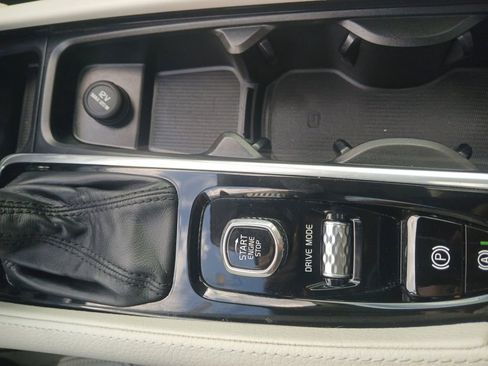 Used 2019 Volvo XC90 T5 Momentum w/ Advanced Package image 31