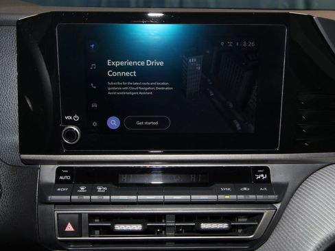 Used 2025 Toyota Camry SE image 16