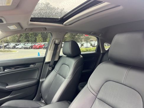 Used 2024 Honda Civic EX-L image 18