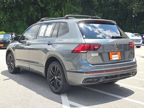 Used 2022 Volkswagen Tiguan SE R-Line AWD/4WD image 3