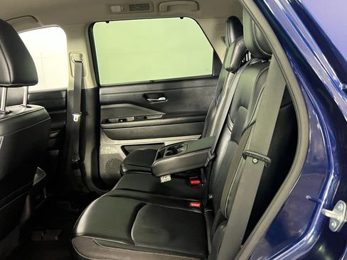 Used 2023 Nissan Pathfinder SL image 24