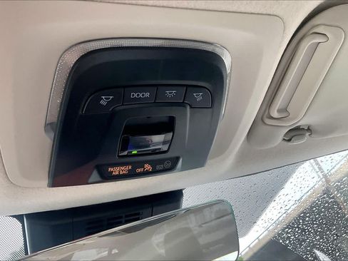 Used 2026 Toyota Corolla LE FWD image 32