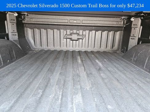 Used 2025 Chevrolet Silverado 1500 Custom Trail Boss w/ LPO, Dark Essentials Package AWD/4WD image 13