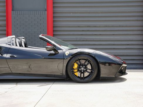 Used 2016 Ferrari 488 Spider RWD image 7