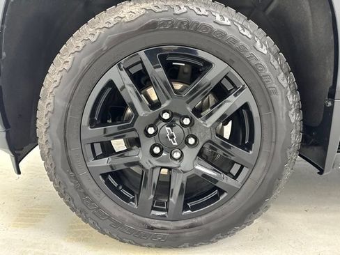 Used 2020 Chevrolet Silverado 1500 High Country w/ Technology Package AWD/4WD image 41