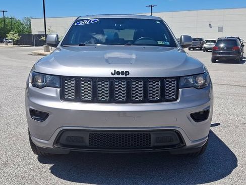 Used 2017 Jeep Grand Cherokee Altitude AWD/4WD image 5