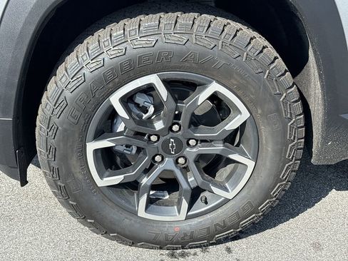 New 2026 Chevrolet Equinox ACTIV w/ Convenience Package III image 33