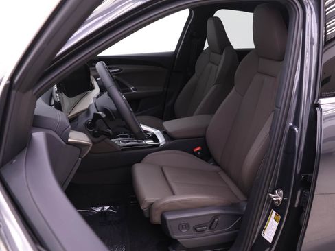 Certified 2025 Audi Q5 2.0T Premium Plus w/ Premium Plus image 7