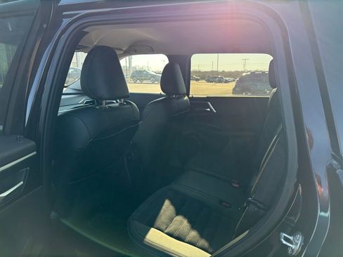 Used 2024 Mitsubishi Outlander SE image 15