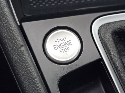 Used 2024 Volkswagen Jetta SE image 24