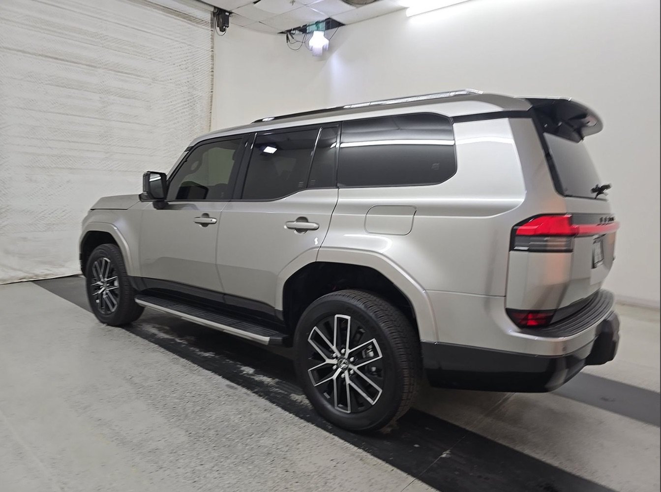 Used 2026 Lexus GX 550 w/ Accessory Package (2T) AWD/4WD image 6