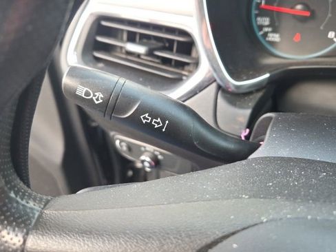 Used 2019 Chevrolet Equinox LS w/ LS Convenience Package image 38