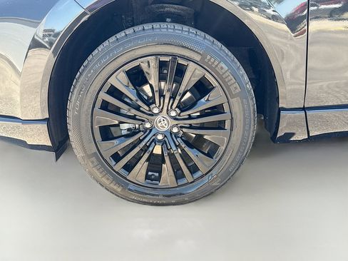 Used 2023 Toyota Venza Nightshade AWD/4WD image 40