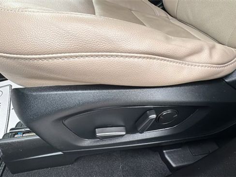 Certified 2023 Ford Explorer Limited w/ Hybrid Equipment Group 310A image 8