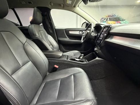 Used 2019 Volvo XC40 T5 Momentum AWD/4WD image 36