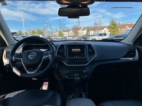 Certified 2016 Jeep Cherokee Limited image 9