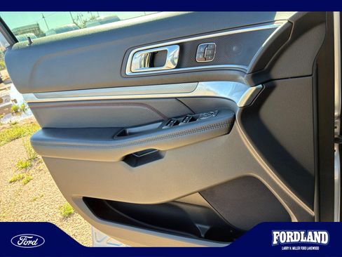 Used 2018 Ford Explorer Sport w/ Equipment Group 401A AWD/4WD image 13