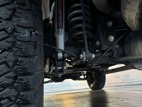 Used 2016 Chevrolet Tahoe LTZ AWD/4WD image 9