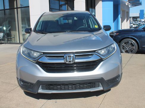 Used 2018 Honda CR-V LX image 2
