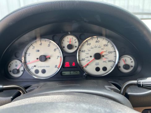 Used 2001 MAZDA MX-5 Miata RWD image 15