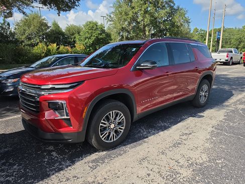 Used 2024 Chevrolet Traverse LT w/ Enhanced Driving Package FWD image 7