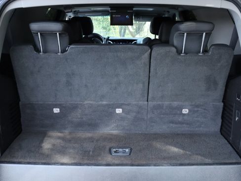 Used 2015 Cadillac Escalade Premium image 17