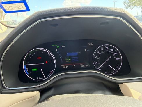 Used 2021 Toyota Avalon XLE FWD image 7