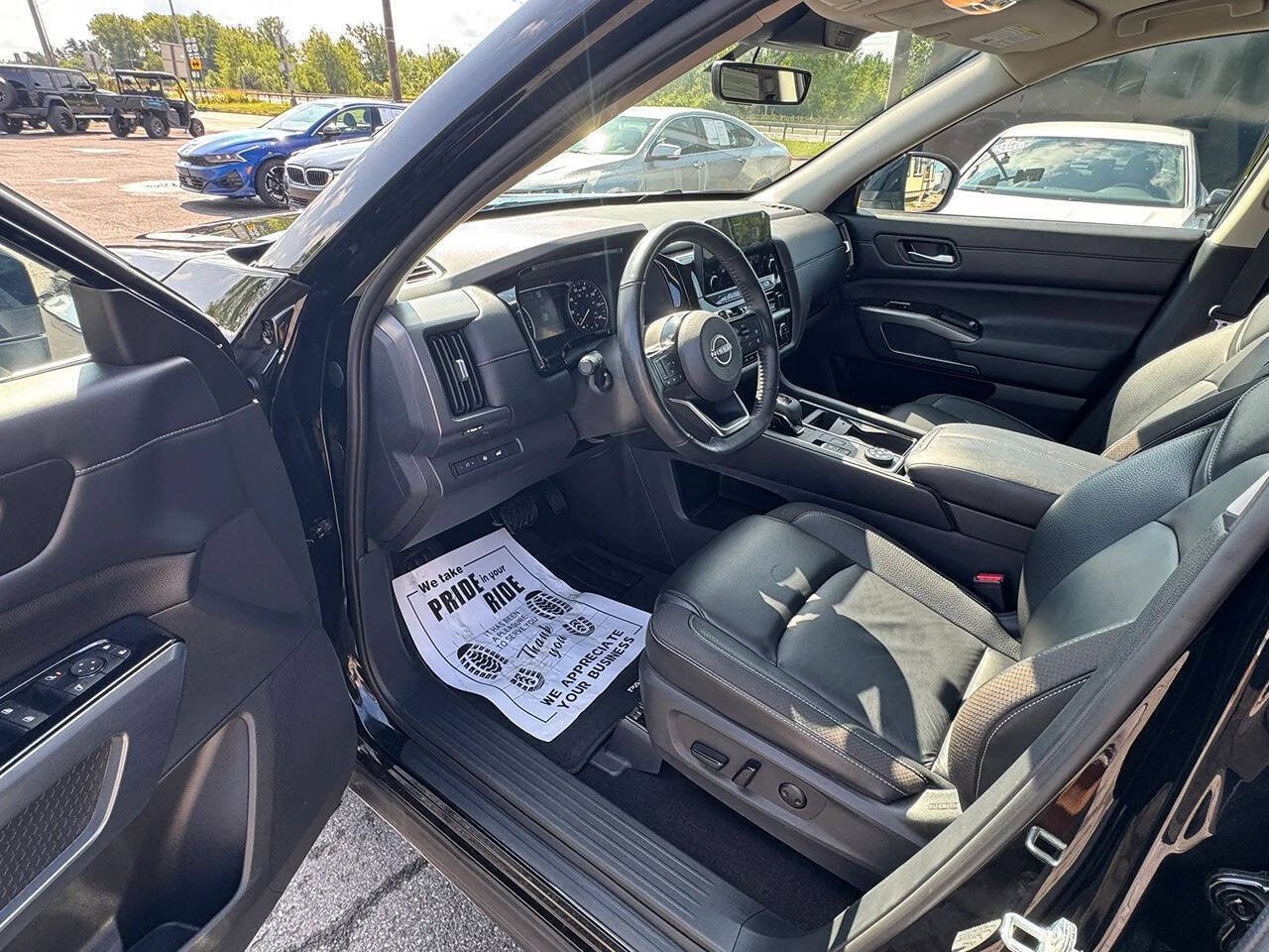 Used 2025 Nissan Pathfinder SL w/ Cargo Package AWD/4WD image 6