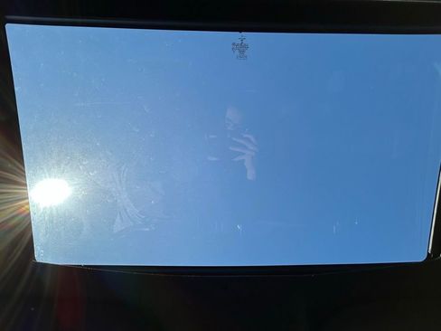 Certified 2023 Ford F150 Lariat w/ Equipment Group 502A High image 21