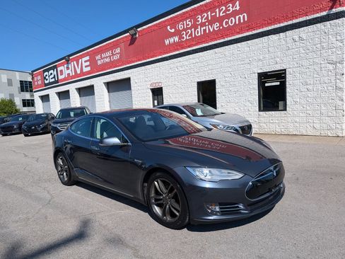 Used 2015 Tesla Model S 60 RWD image 1
