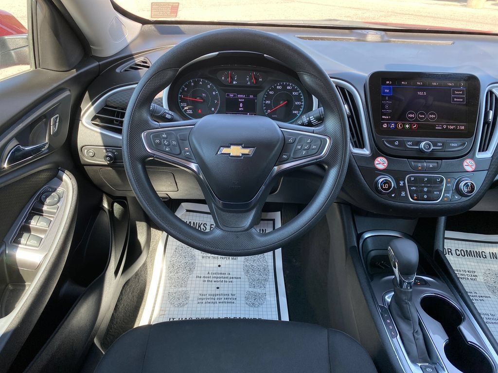 Used 2025 Chevrolet Malibu LT FWD image 14
