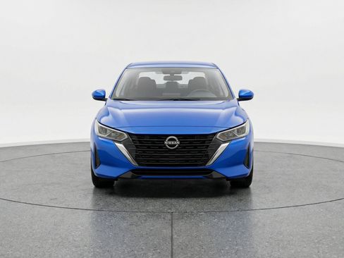 Used 2025 Nissan Sentra SV image 2