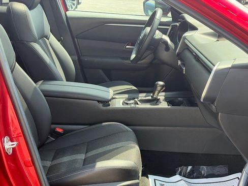 Used 2025 MAZDA CX-50 AWD 2.5 S w/ Premium Package image 18