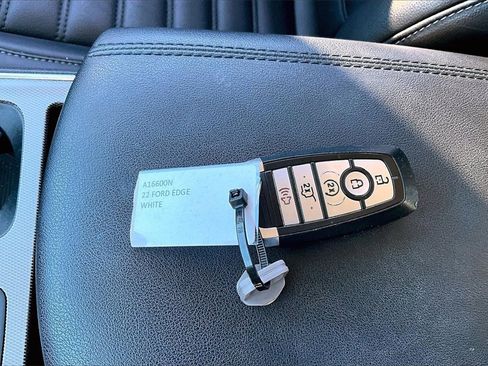 Used 2022 Ford Edge SEL w/ Convenience Package image 9