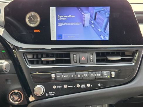 Used 2024 Lexus ES 250 w/ Premium Package image 19