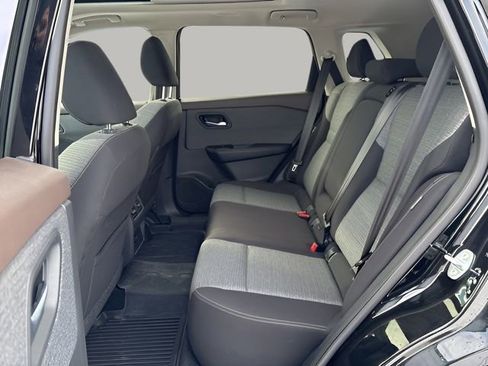 Used 2021 Nissan Rogue SV image 21