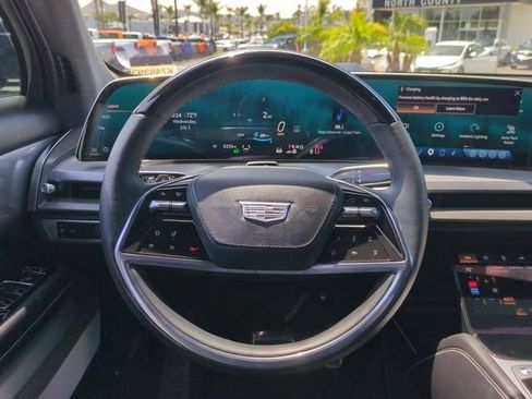 Used 2026 Cadillac Vistiq Platinum AWD/4WD image 12