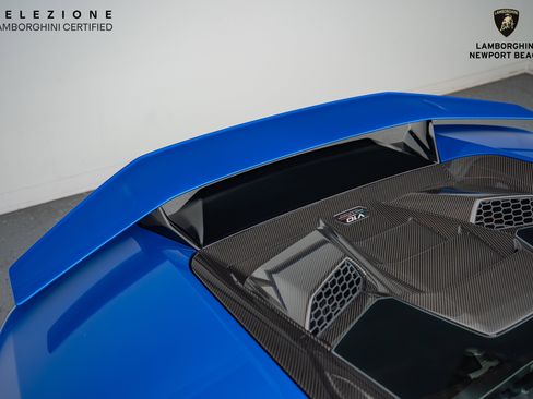 Used 2024 Lamborghini Huracan Tecnica image 6