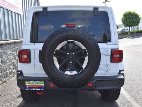 Used 2018 Jeep Wrangler Unlimited Rubicon AWD/4WD image 6