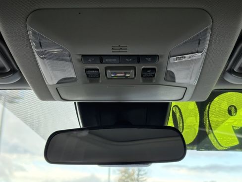 Used 2025 Toyota RAV4 XLE image 32