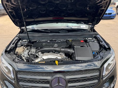 Used 2021 Mercedes-Benz GLB 250 w/ Premium Package image 20