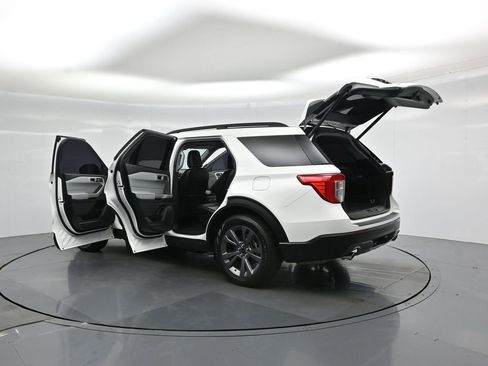 Used 2023 Ford Explorer XLT w/ Equipment Group 202A RWD image 33