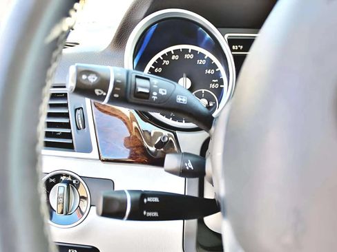 Used 2013 Mercedes-Benz ML 350 4MATIC image 17