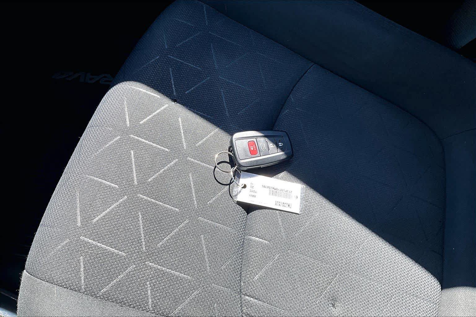 Certified 2021 Toyota RAV4 XLE AWD/4WD image 14