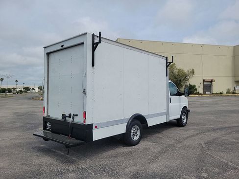 Used 2023 GMC Savana 3500 Work Van w/ Power Convenience Package image 5