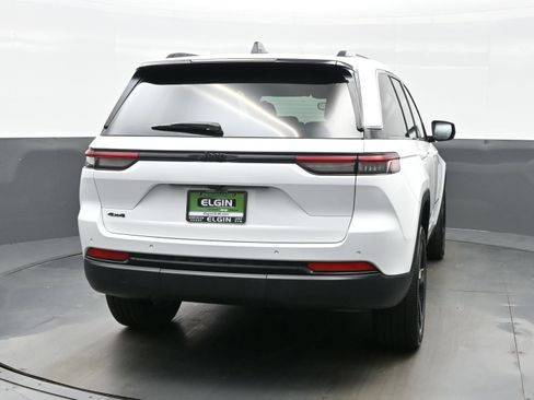 Used 2024 Jeep Grand Cherokee Altitude image 5