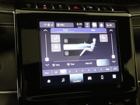 Used 2024 Jeep Grand Cherokee L Altitude RWD image 34