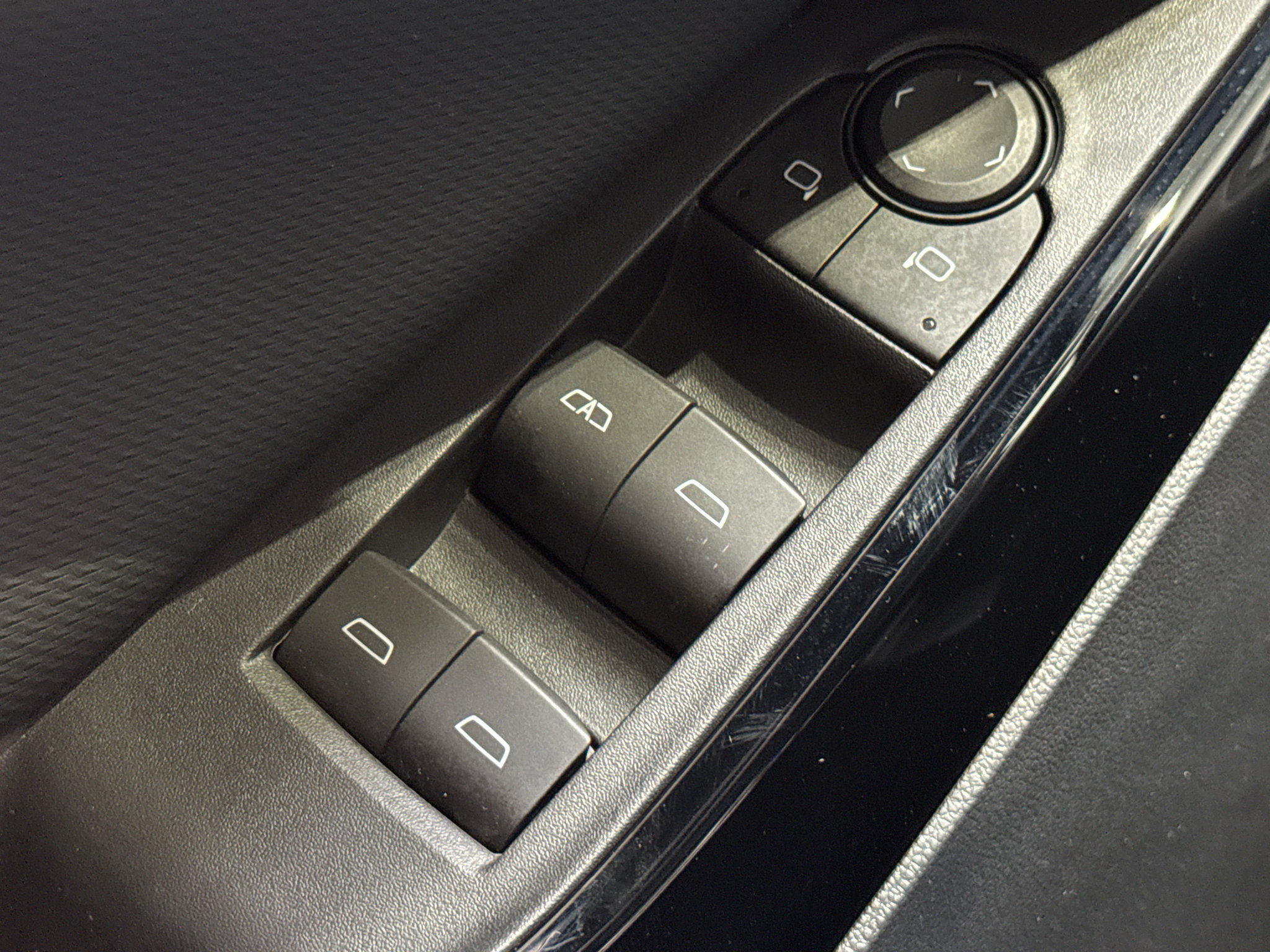 Used 2025 Chevrolet Equinox LT w/ Convenience Package II FWD image 33