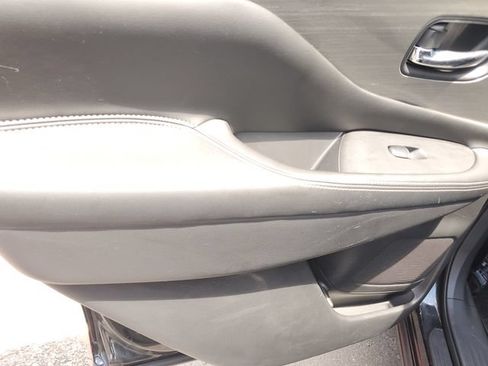 Used 2018 Nissan Murano SL AWD/4WD image 16